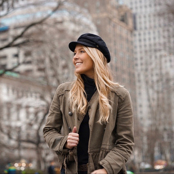 Meet your Posher, Madison - Picture 5 of 6